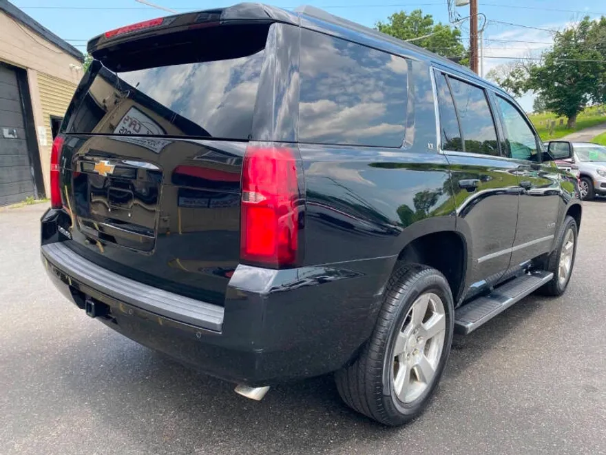 2017 Chevrolet Tahoe LT photo 1