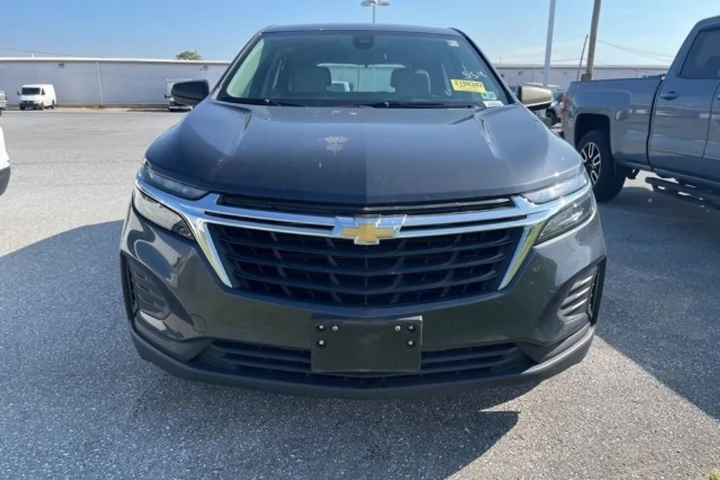 2022 Chevrolet Equinox LS photo 1