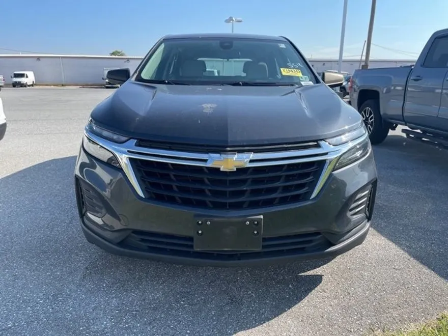 2022 Chevrolet Equinox LS photo 1