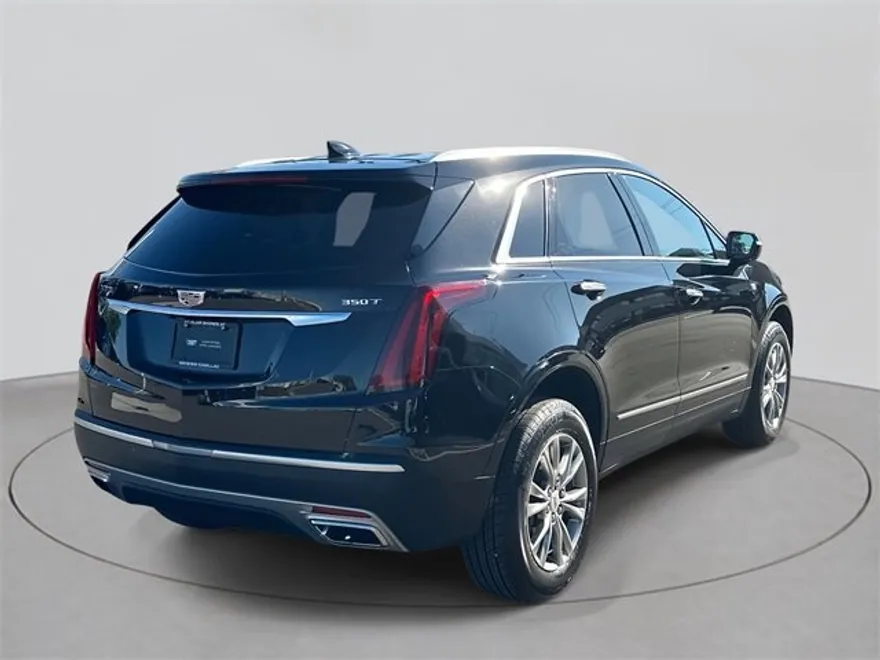 2022 Cadillac XT5 Premium Luxury photo 1