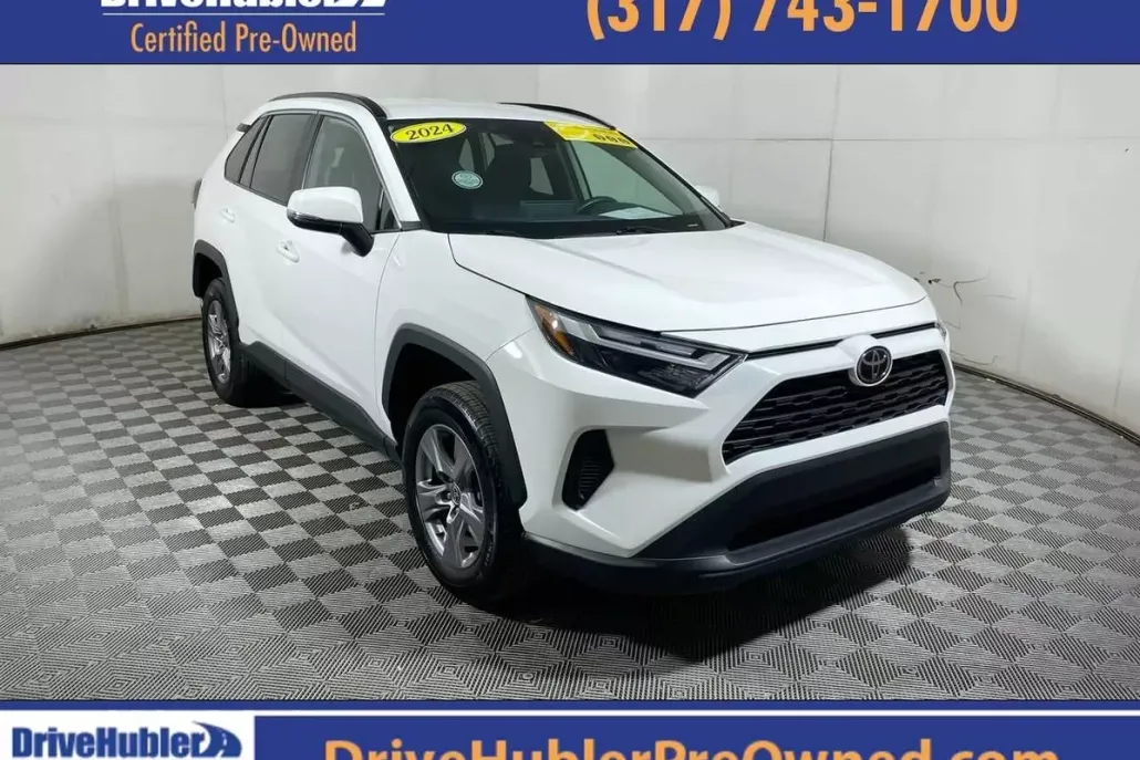 2024 Toyota RAV4 XLE photo 1