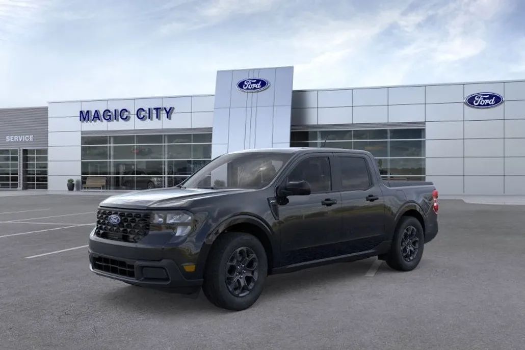 2025 Ford Maverick XLT photo 1