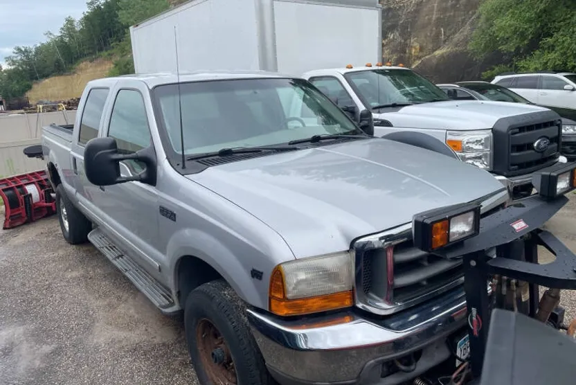 2001 Ford F-350 XLT photo 1