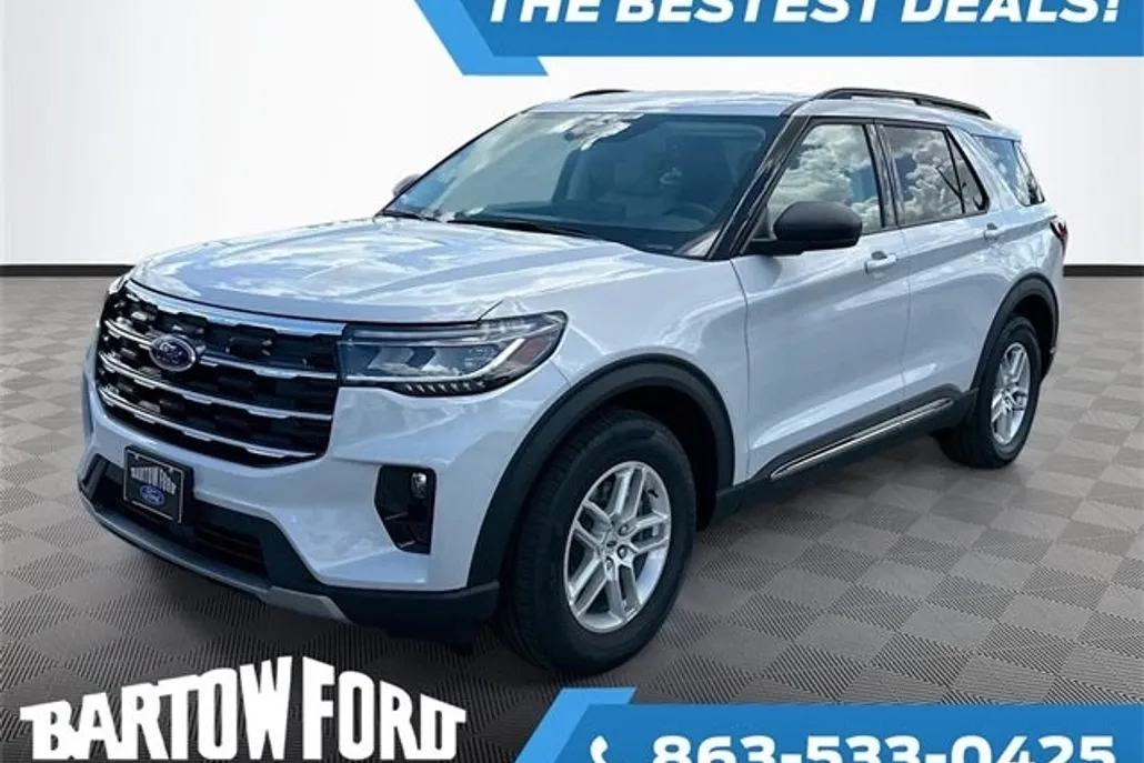 2025 Ford Explorer photo 1