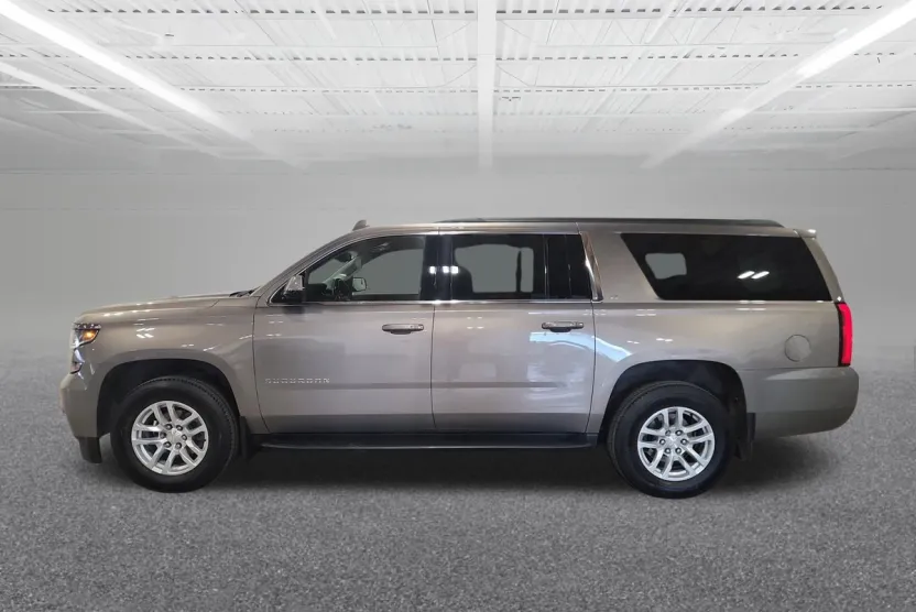 2019 Chevrolet Suburban LT photo 1