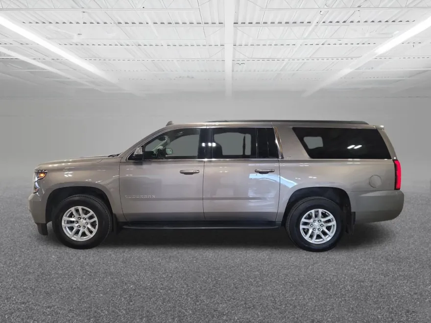 2019 Chevrolet Suburban LT photo 1