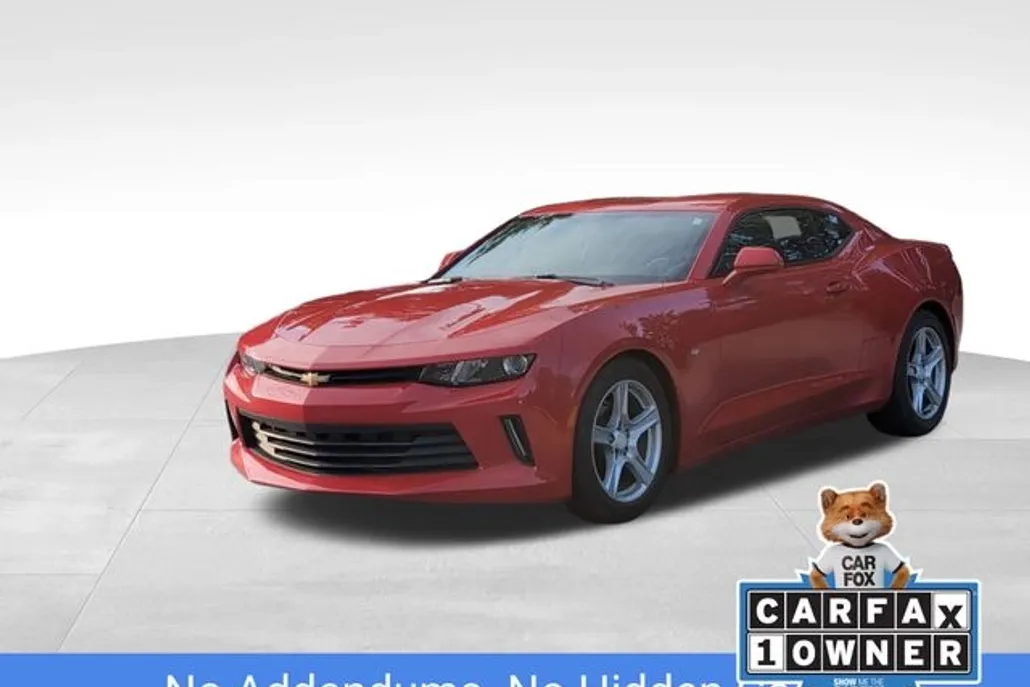 2017 Chevrolet Camaro 1LT photo 1