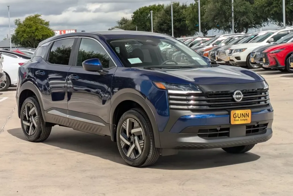 2025 Nissan Kicks SV photo 1