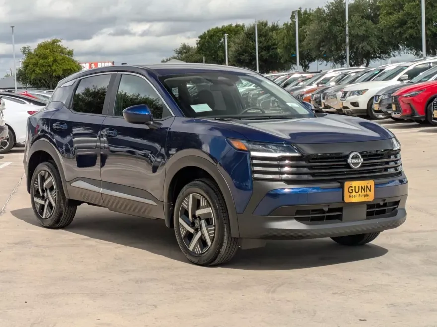 2025 Nissan Kicks SV photo 1