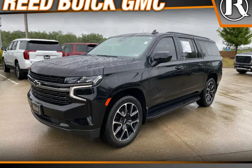 2021 Chevrolet Suburban RST photo 1