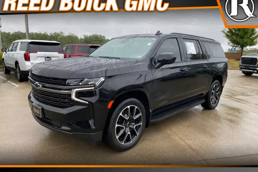 2021 Chevrolet Suburban RST photo 1