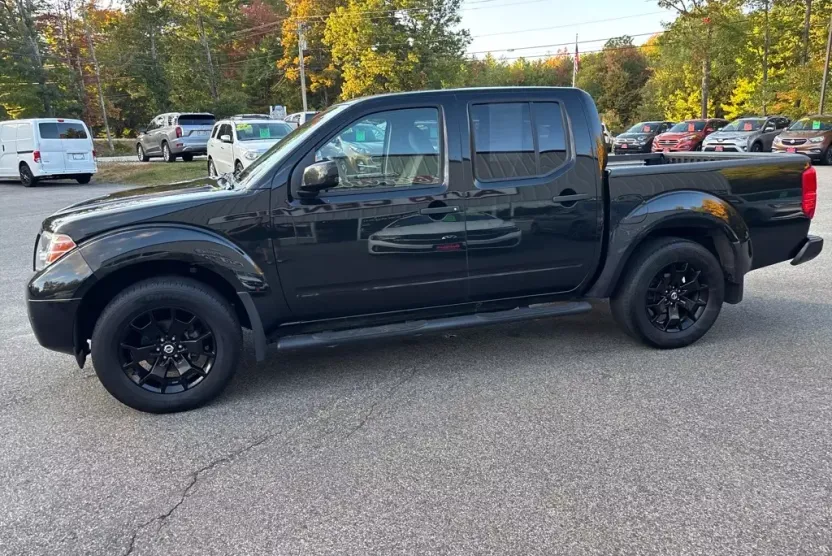 2020 Nissan Frontier SV photo 1