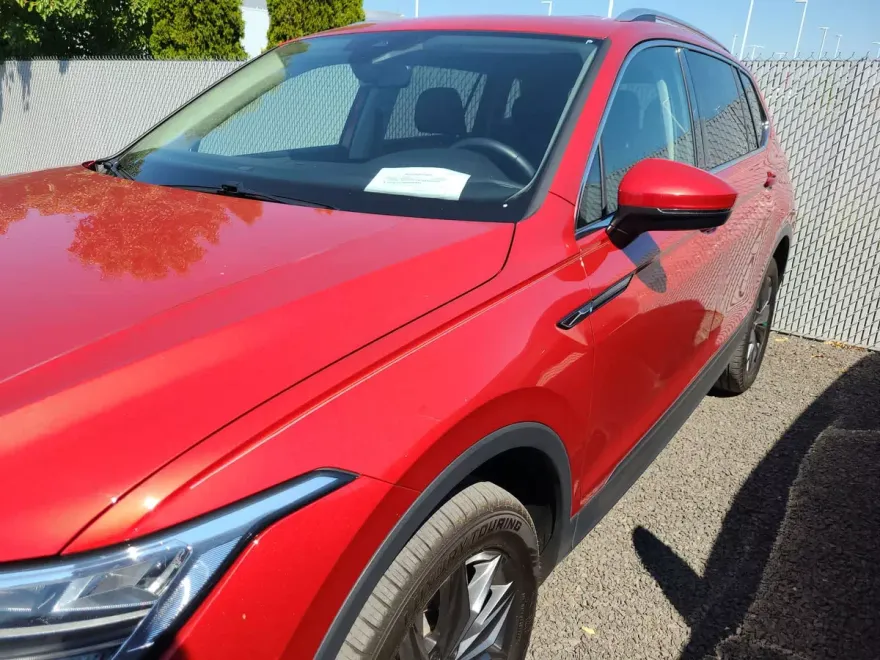 2022 Volkswagen Tiguan SE photo 1