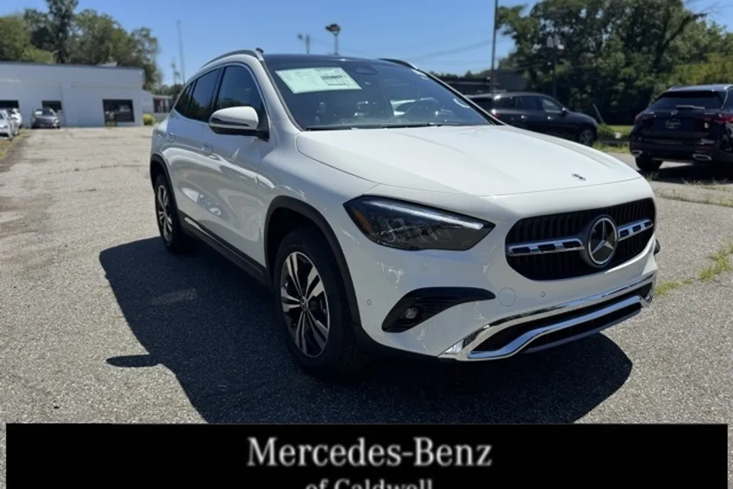 2026 Mercedes Benz GLA 250 4MATIC photo 1