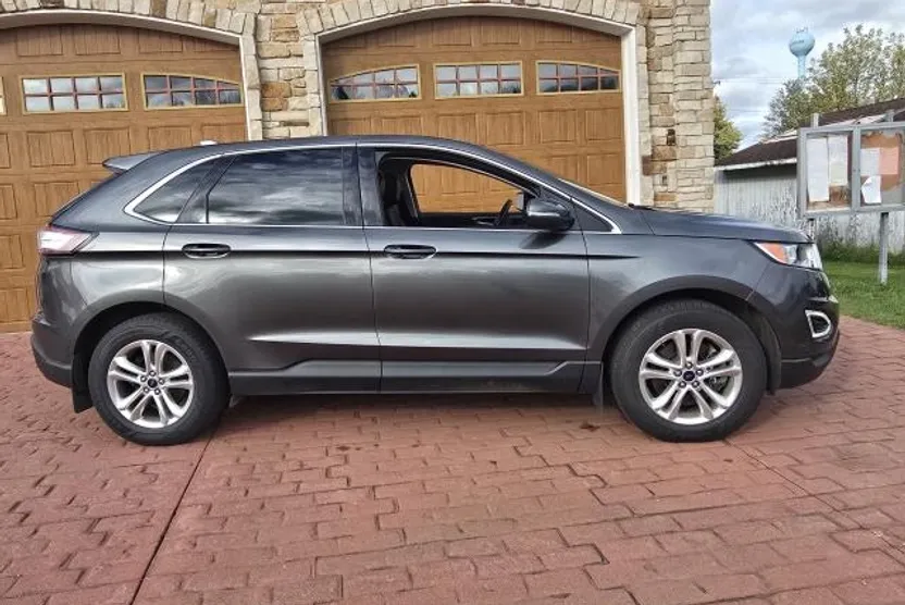 2016 Ford Edge SEL photo 1