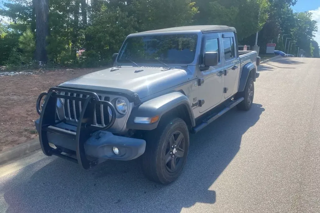2020 Jeep Gladiator Sport photo 1