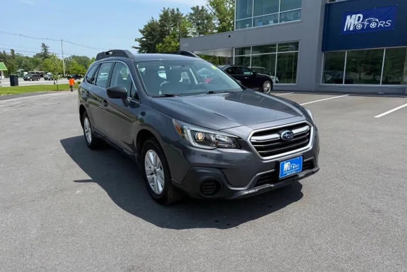 2018 Subaru Outback Base photo 1
