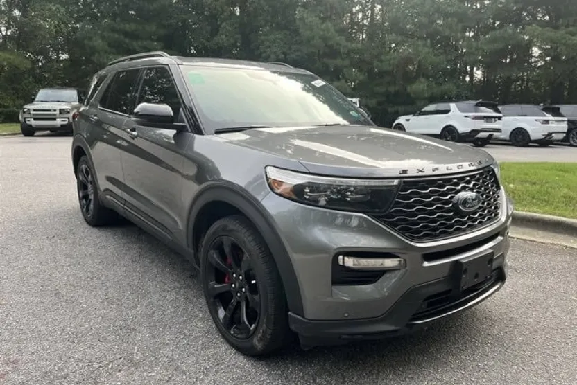 2023 Ford Explorer ST photo 1