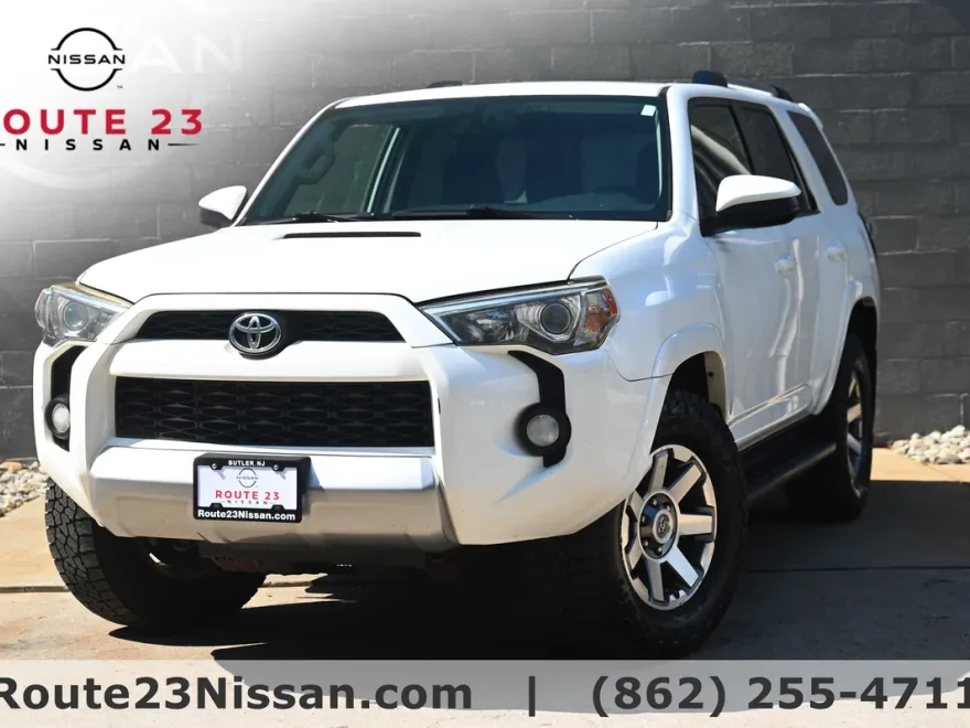 2014 Toyota 4Runner SR5 photo 1