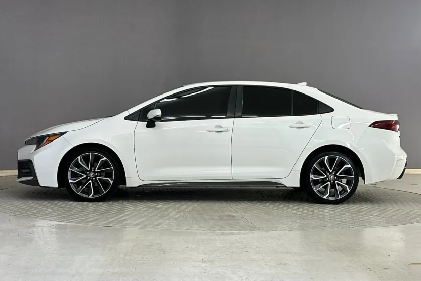 2022 Toyota Corolla SE photo 1