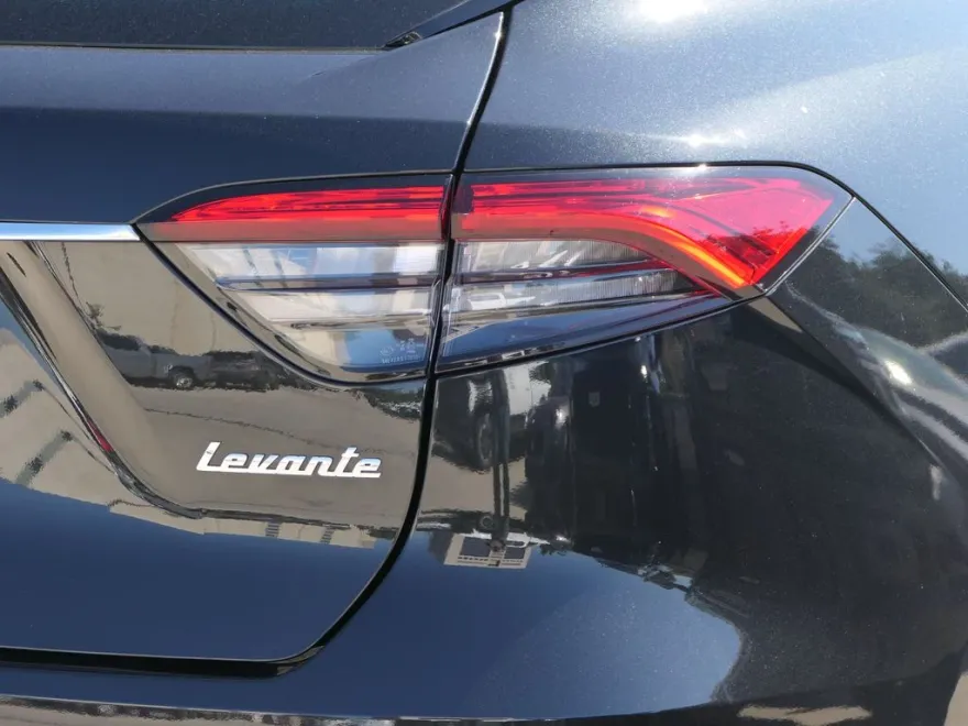 2022 Maserati Levante Base GT photo 1