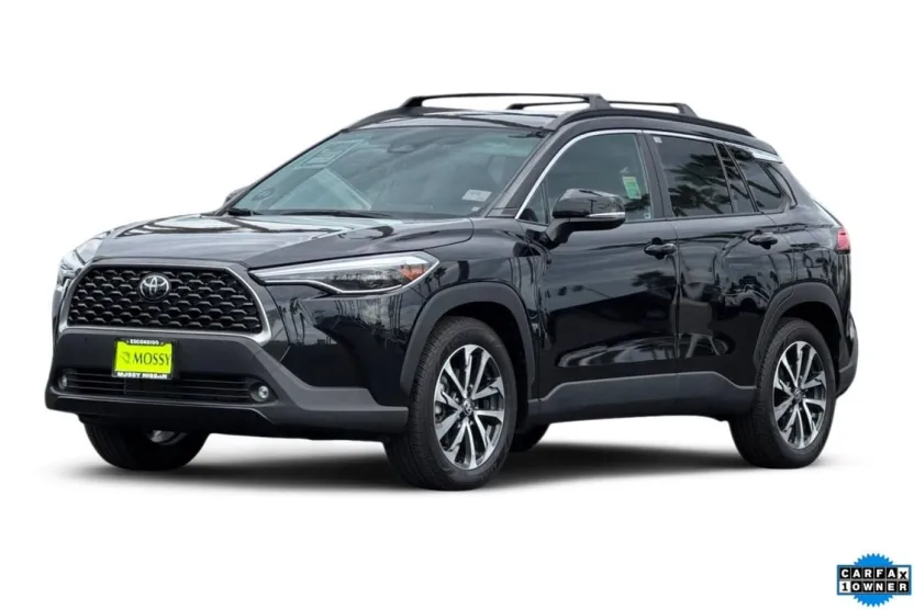 2024 Toyota Corolla Cross XLE photo 1