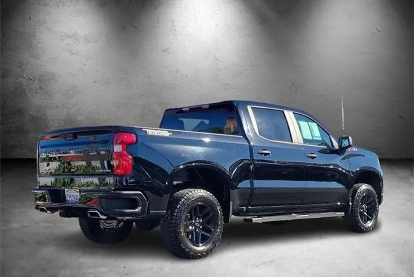 2024 Chevrolet Silverado 1500 Custom Trail Boss photo 1