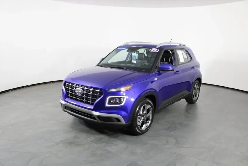 2023 Hyundai Venue Limited photo 1