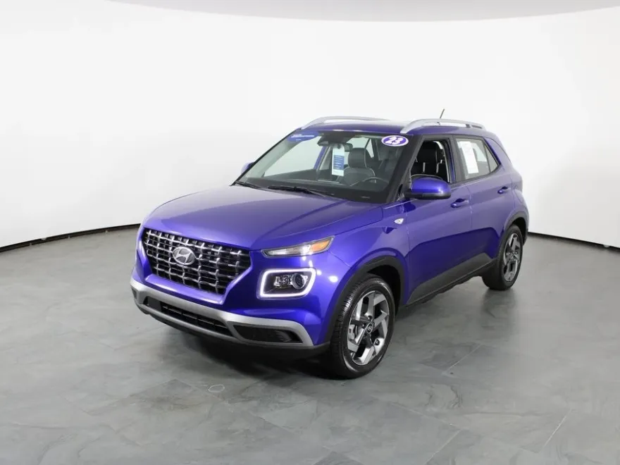 2023 Hyundai Venue Limited photo 1