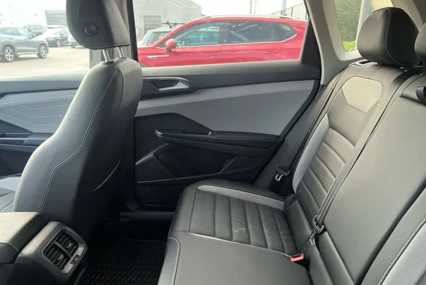 2024 Volkswagen Taos SEL photo 1