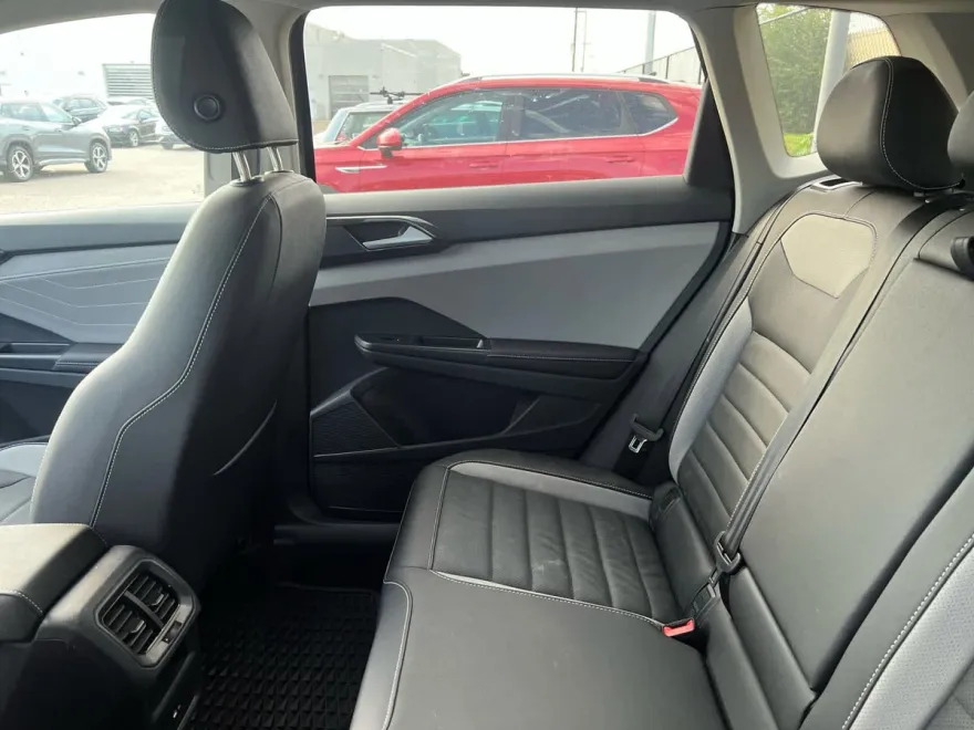 2024 Volkswagen Taos SEL photo 1