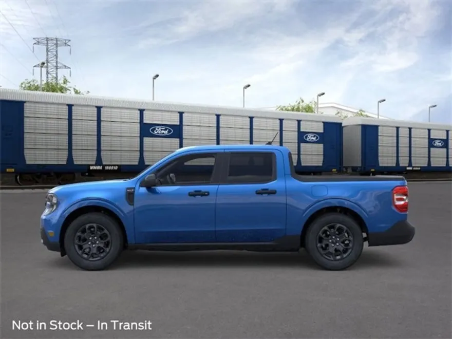 2025 Ford Maverick XLT photo 1