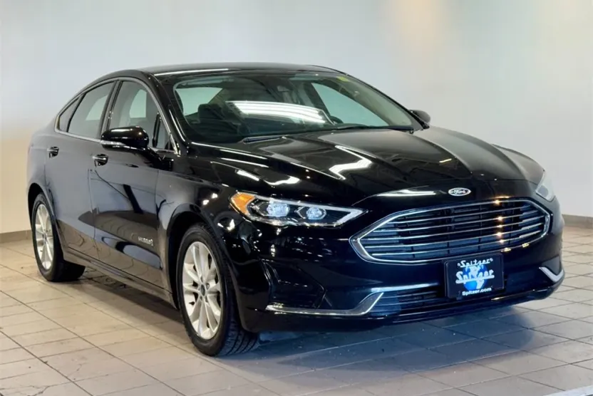 2019 Ford Fusion Hybrid SEL photo 1