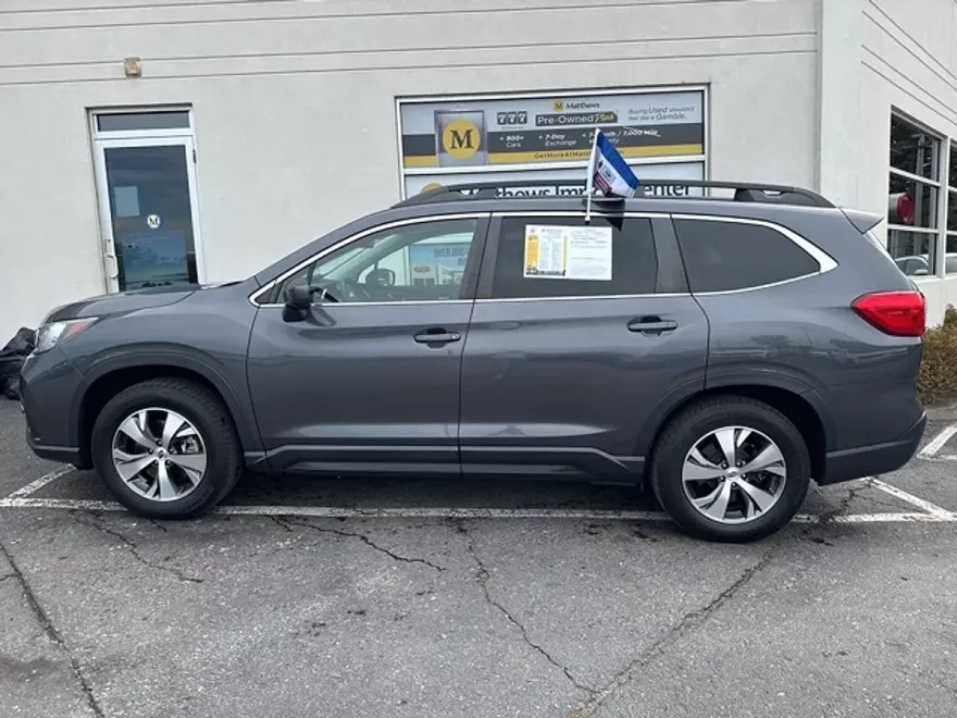 2022 Subaru Ascent Premium photo 1