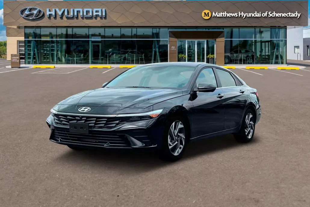 2025 Hyundai Elantra Limited photo 1