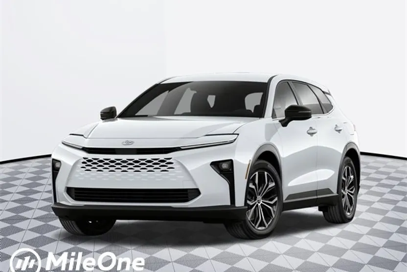 2025 Toyota Crown Signia XLE photo 1