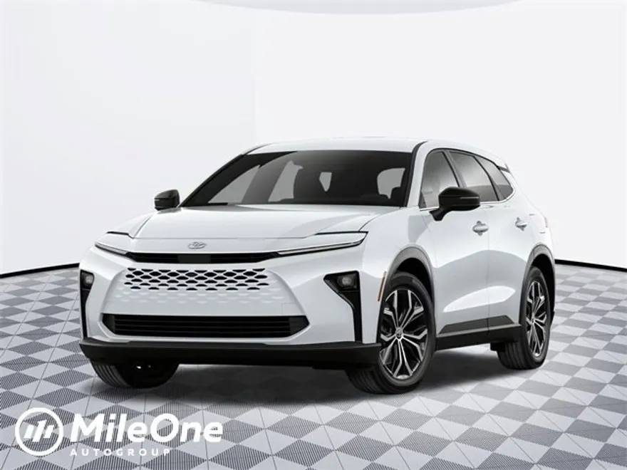 2025 Toyota Crown Signia XLE photo 1