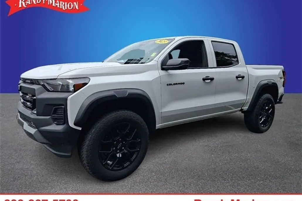 2023 Chevrolet Colorado Trail Boss photo 1