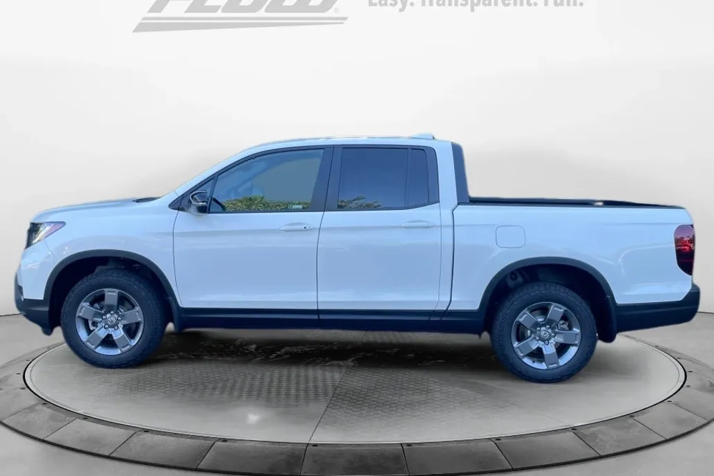 2025 Honda Ridgeline TrailSport photo 1