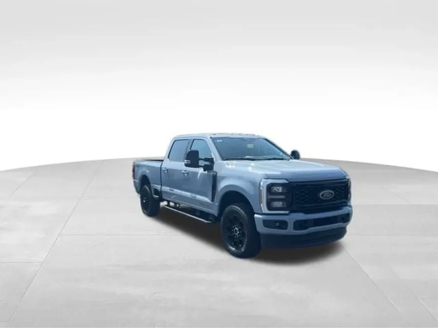 2025 Ford F-250 Lariat photo 1