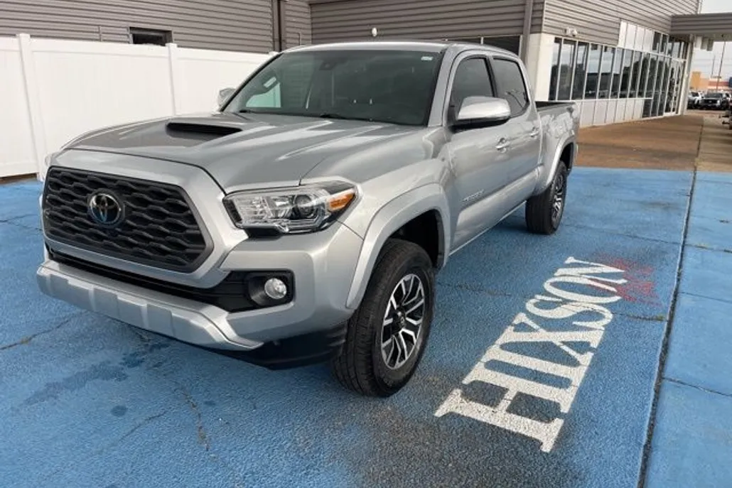 2023 Toyota Tacoma TRD Sport V6 photo 1