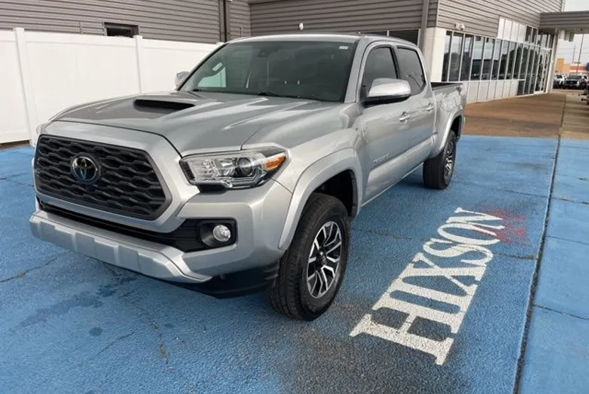 2023 Toyota Tacoma TRD Sport V6 photo 1