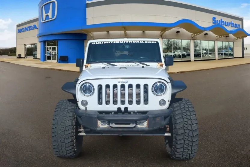 2015 Jeep Wrangler Unlimited Sahara photo 1