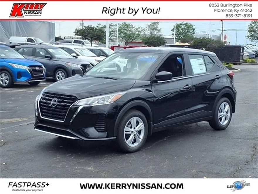 2025 Nissan Kicks Play S photo 1