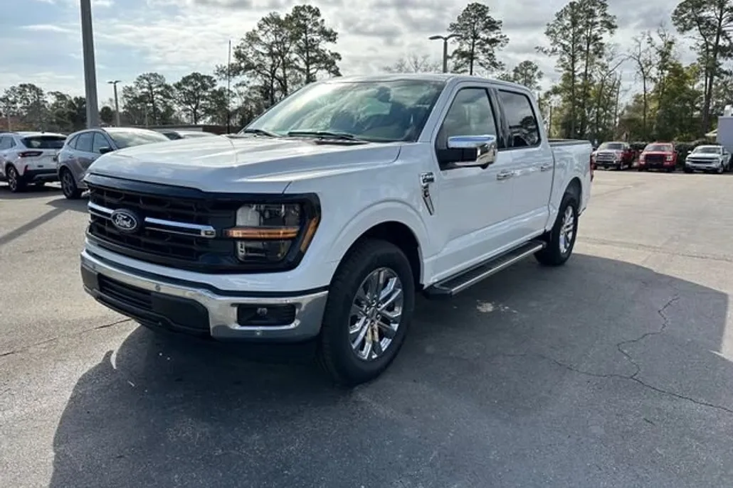 2025 Ford F-150 XLT photo 1