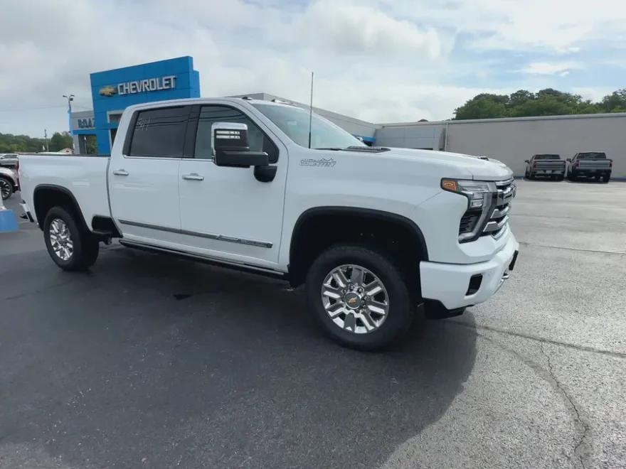 2025 Chevrolet Silverado 2500HD High Country photo 1