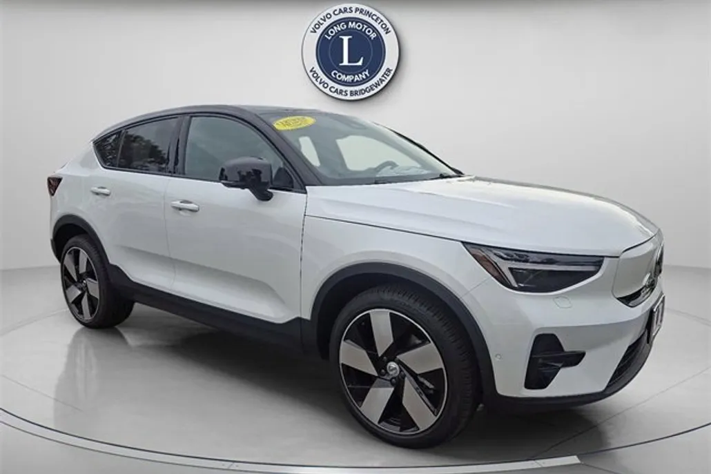 2022 Volvo C40 Recharge Ultimate photo 1