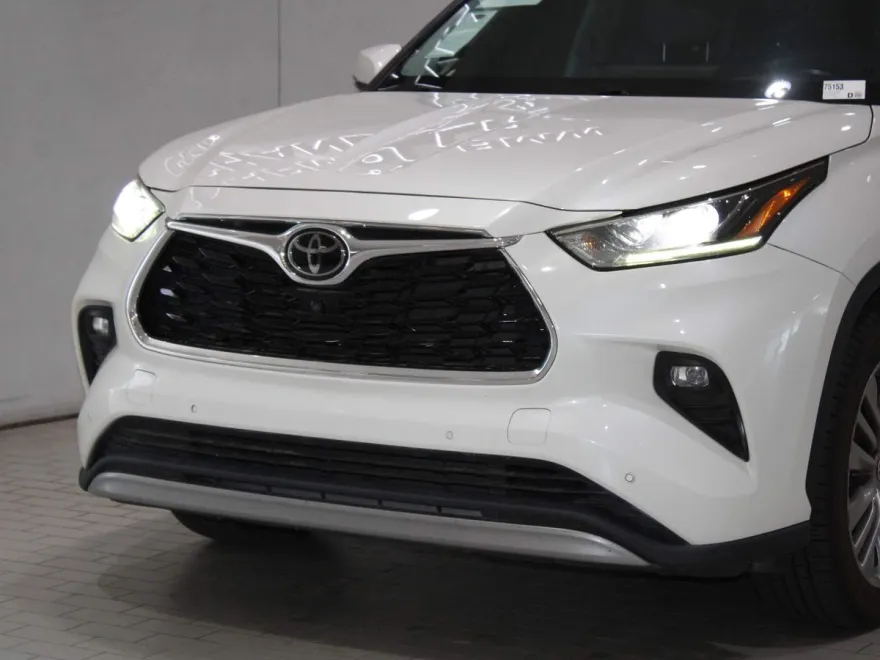 2021 Toyota Highlander Platinum photo 1