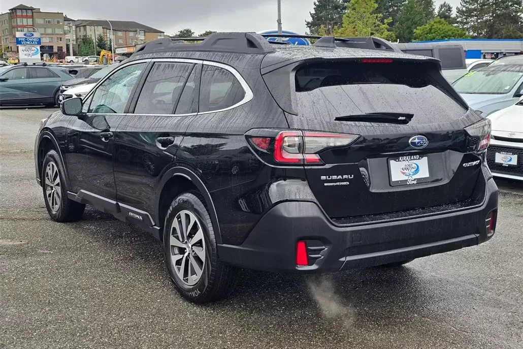 2022 Subaru Outback Premium photo 1