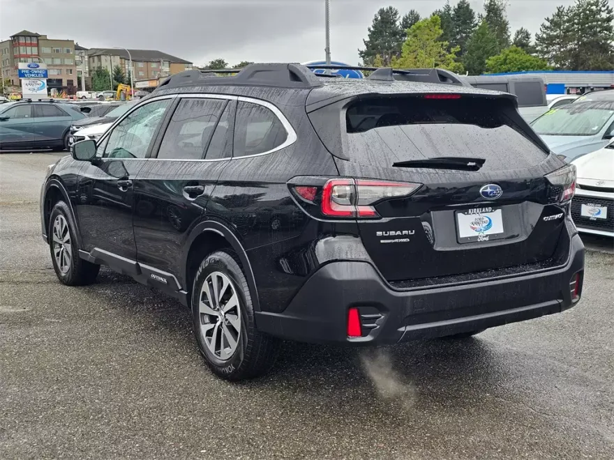 2022 Subaru Outback Premium photo 1